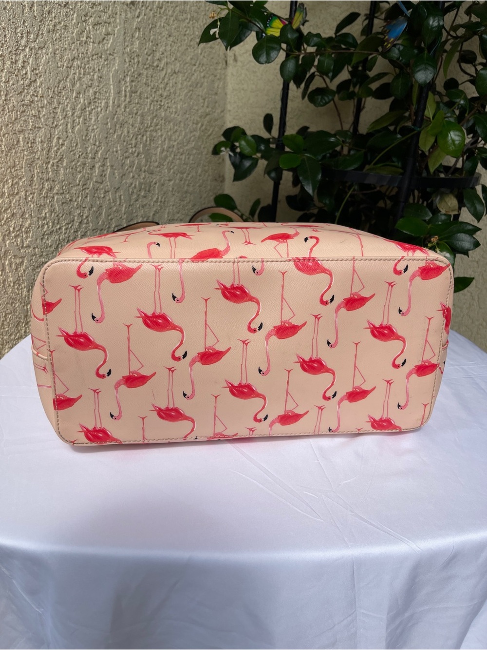 Kate Spade New York
SHORE STREET FESTIVE FLAMINGOS MARGARETA Tote and wallet set - Picture 6 of 16